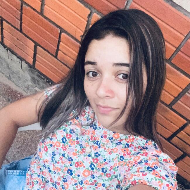 Babysitter in Arroyos y Esteros: Andrea