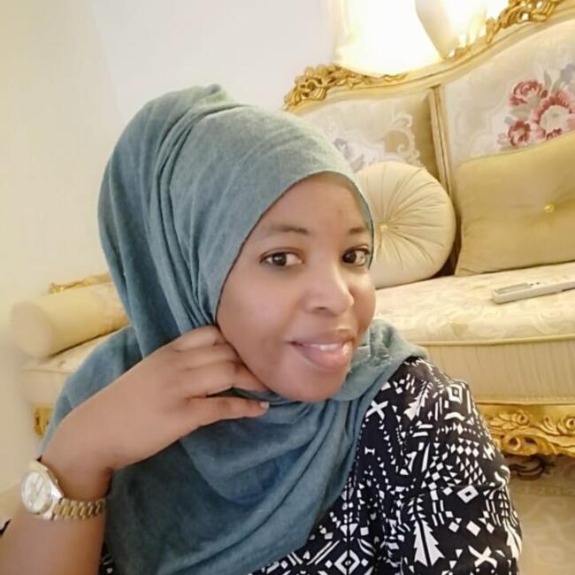 مربية أطفال في Jazīrat Abū Z̧aby: Monica