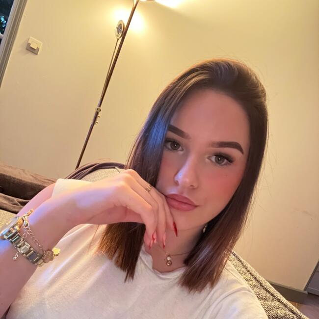 Babysitter in Mainxe: Faustine