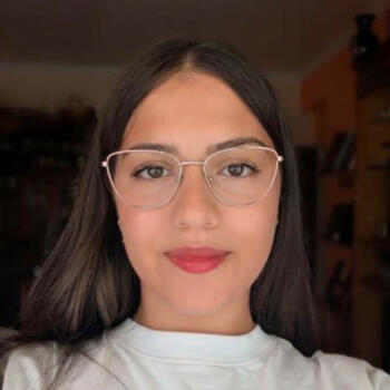 Babysitter in Almada: Rita