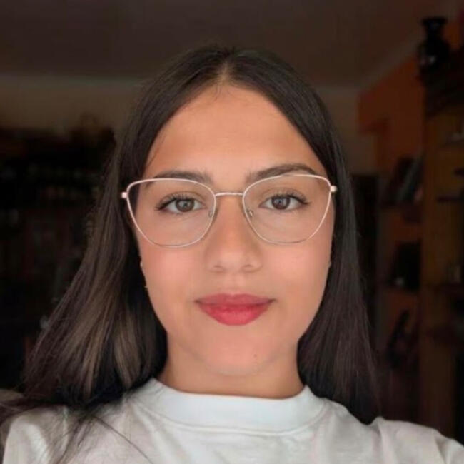 Babysitter in Almada: Rita
