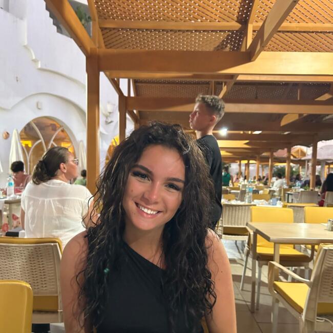 Babysitter in Champigny-sur-Marne: Emma