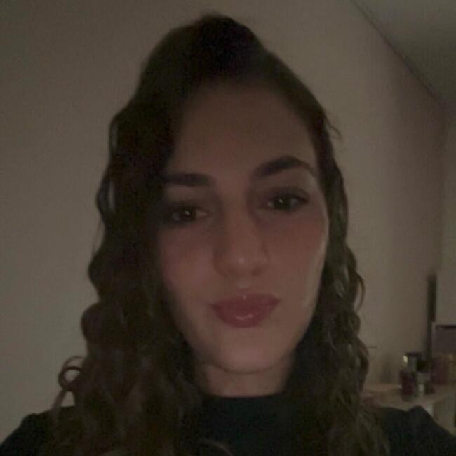 Babysitter in Montaut-les-Créneaux: Julia