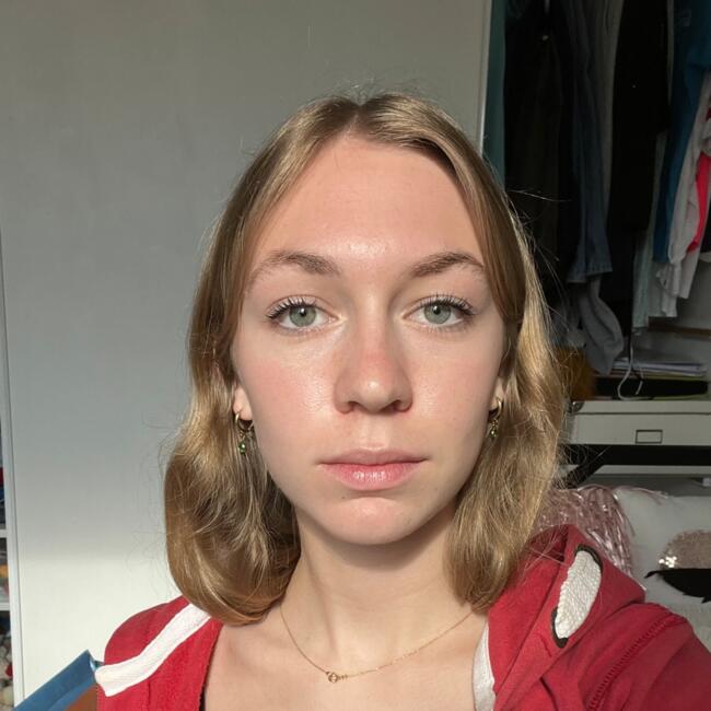 Babysitter in Saint-Jean-de-Védas: Lola