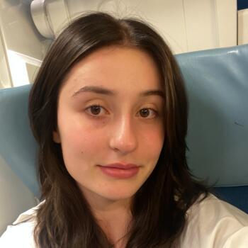 Babysitter in Mérignac: Ines