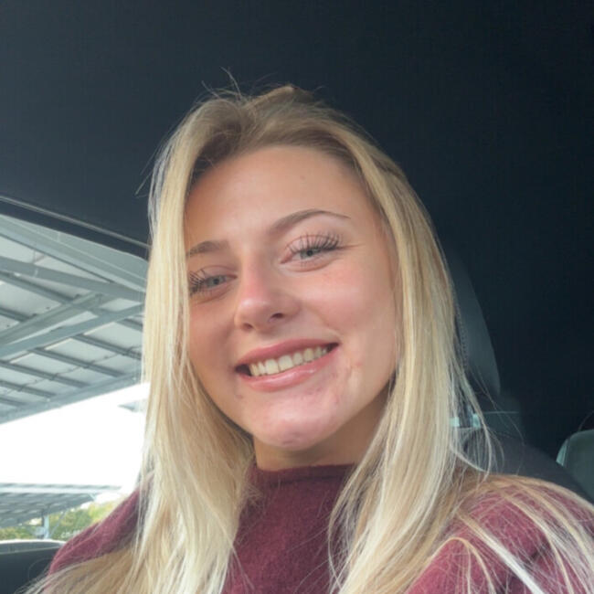 Babysitter in Baguer-Pican: Lou