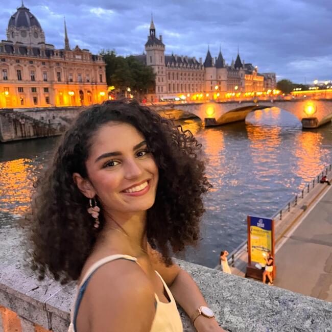 Babysitter in Longuyon: Lina