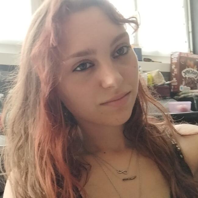Babysitter in Tourcoing: Léanna
