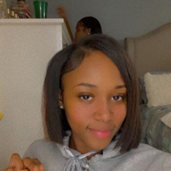 Babysitter in The Bronx: Janaya