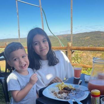 Emprego de babá em Montes Claros: emprego de babá Larissa