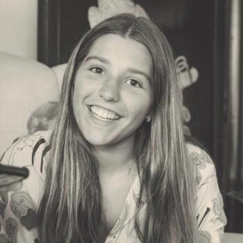 Babysitter em Estoril: Helena