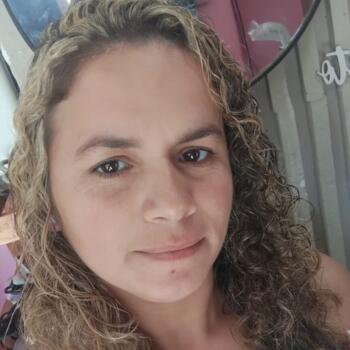 Babysitter in Recife: Taíres