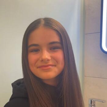 Babysitter in Angers: Manel