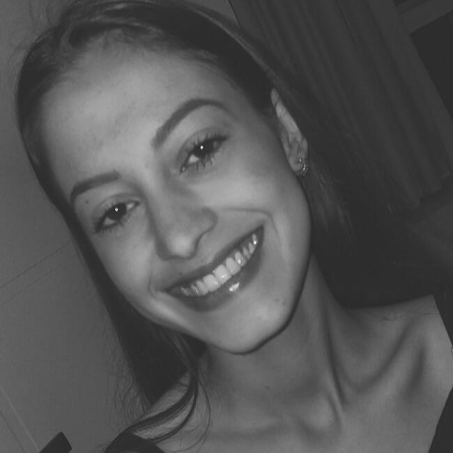 Babysitter in Foz do Iguaçu: Emanuelly Selena