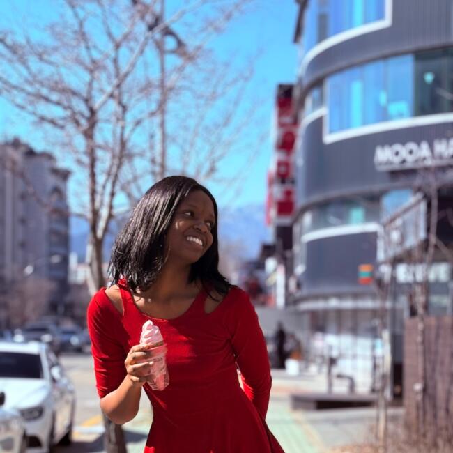 Babysitter in It’aewŏn-dong: Elizabeth