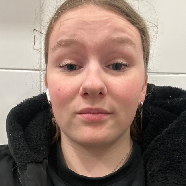 Babysitter in Harlange: Laura