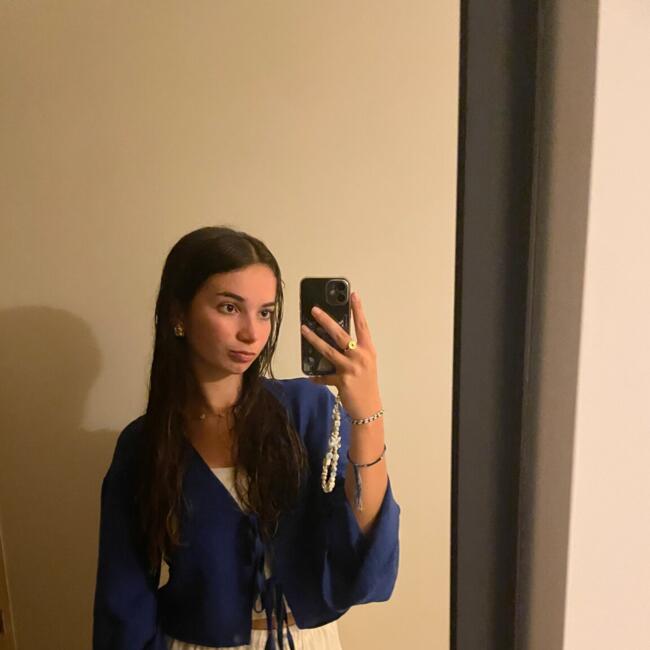 Babysitter in Cras: Axelle