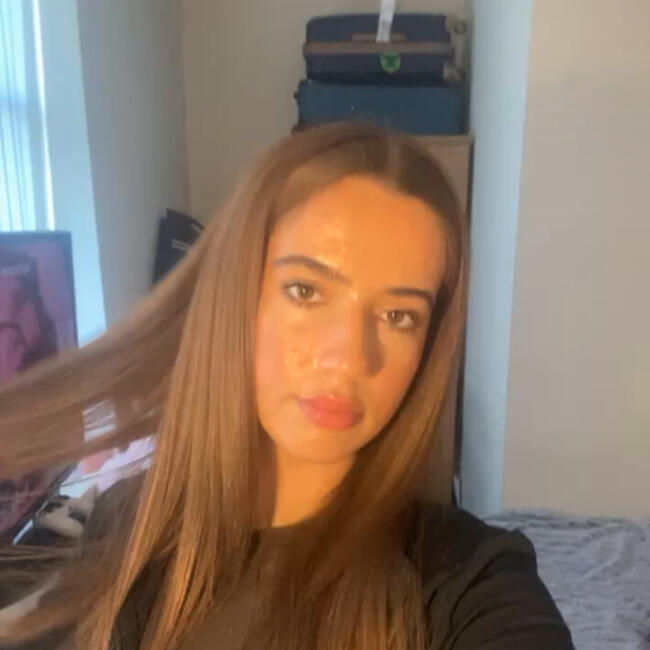 Babysitter in Oldham: Mya