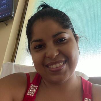 Babá em Campo Largo: Yisel