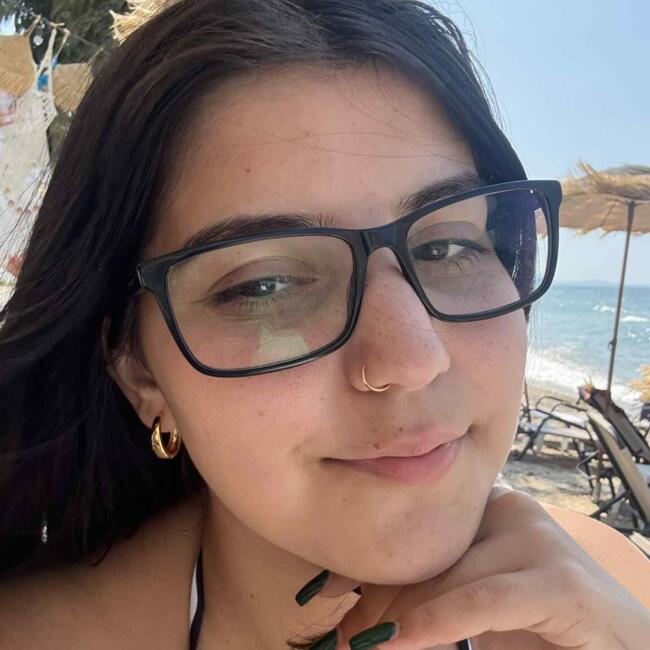 Babysitter in Pátrai: Άντζελα