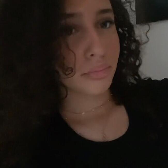 Babysitter in Tourcoing: Lyna