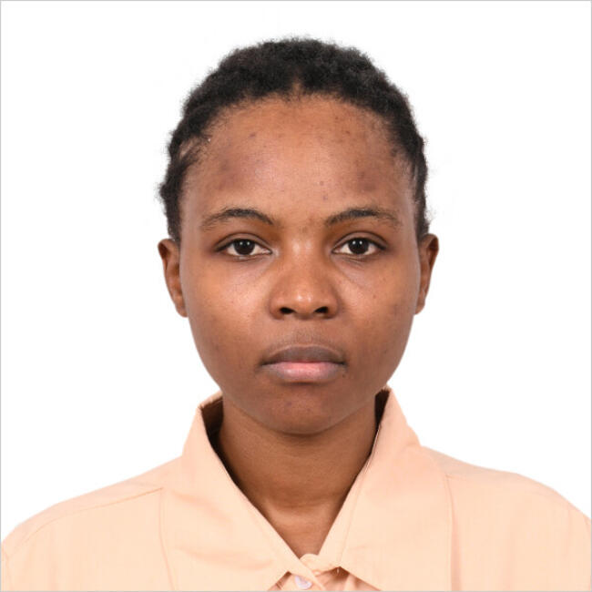 مربية أطفال في الدوحة: Mwebaza