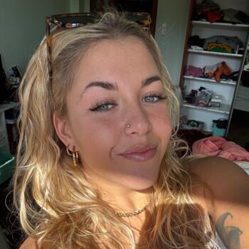 Babysitter in Budapest: Vivien