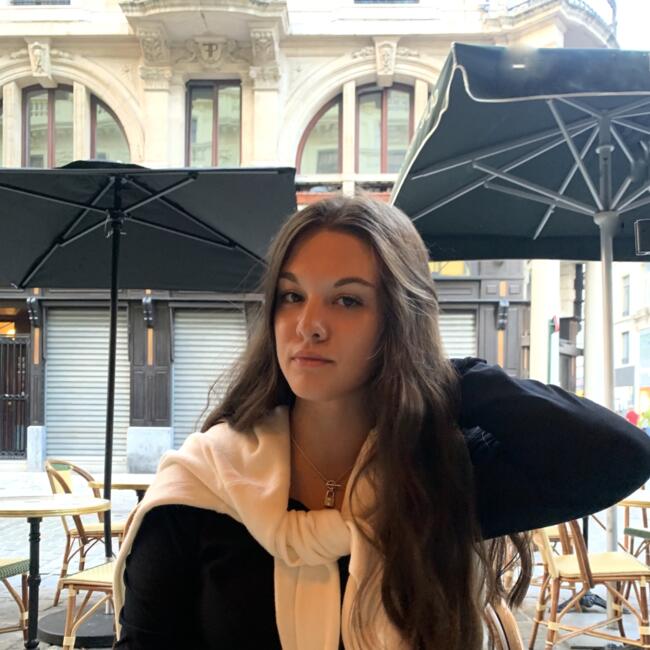 Babysitter in Brussels: Charlotte