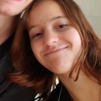Babysitter in Les Herbiers: Julie