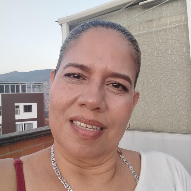 Babysitter in Bello: MARFA LUCIA
