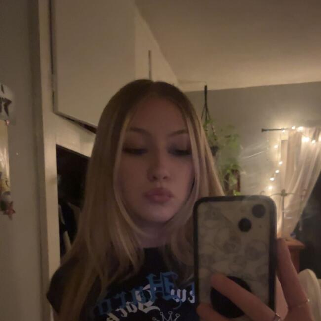 Babysitter in Lawndale (California): Riley