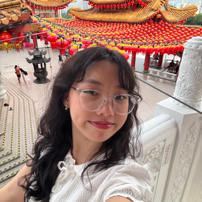 Pengasuh di Petaling Jaya: Shin Mon