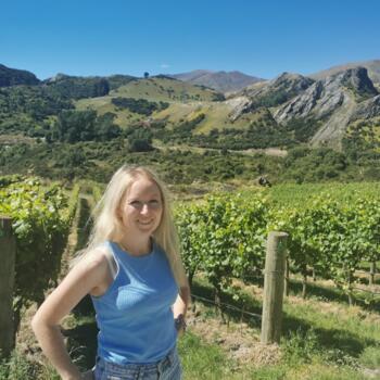 Babysitter Nelson: Caroline