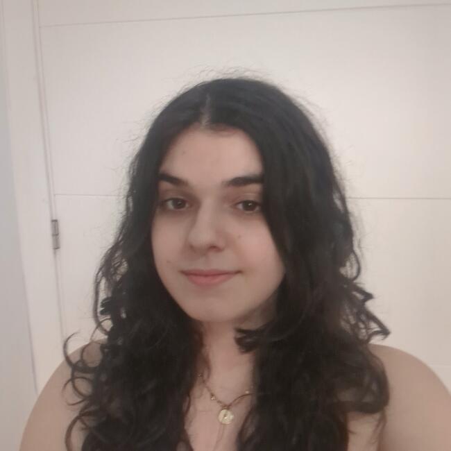 Babysitter in Boulogne-Billancourt: Gemma