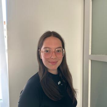 Babysitter in Grenoble: Chloe