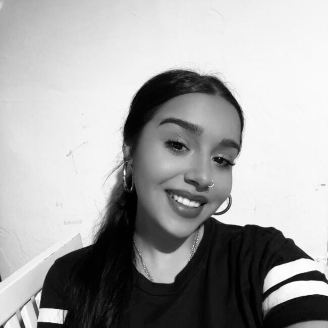 Babysitter in Seville: Indara