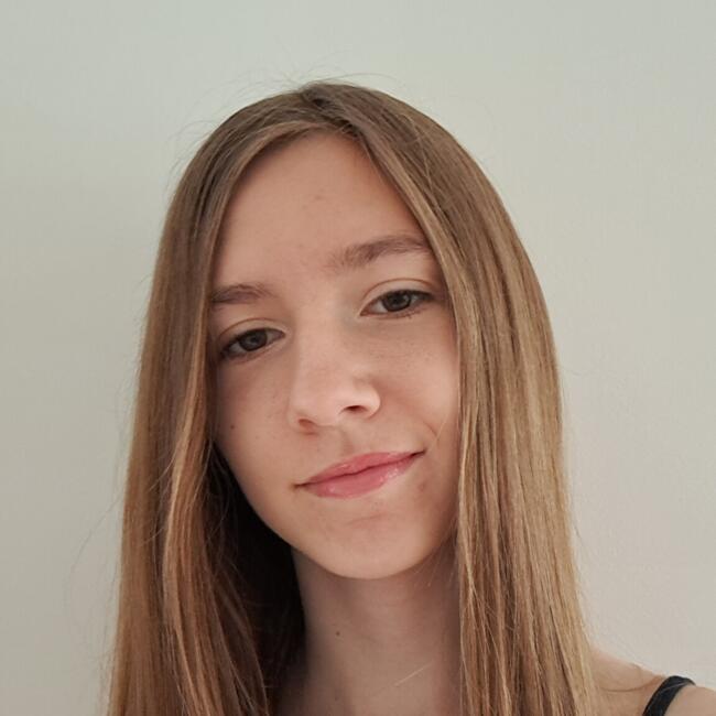 Babysitter in Paris: Lola