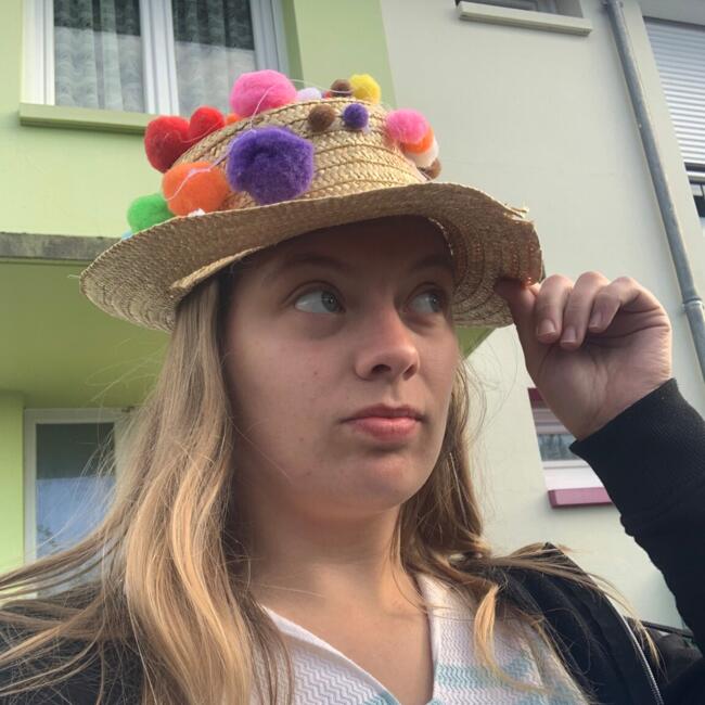 Babysitter in Elbeuf: Amandine