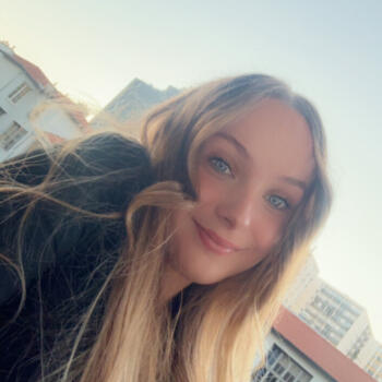 Babysitter in Paris: Jade