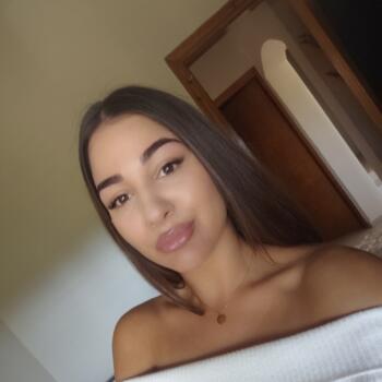 Babysitter στην περιοχή Πειραιάς: Christina