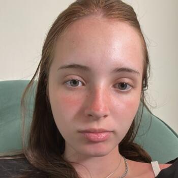 Babysitter in Curitiba: Larissa