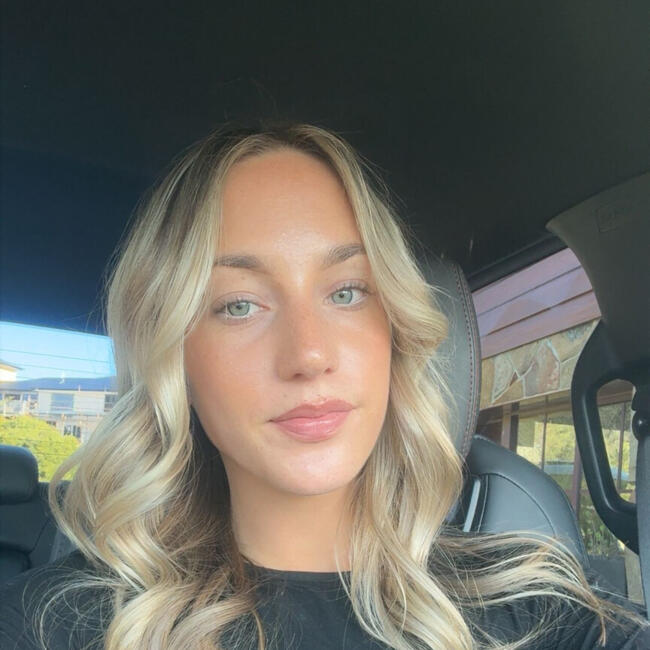 Babysitter in Hobart: Elle