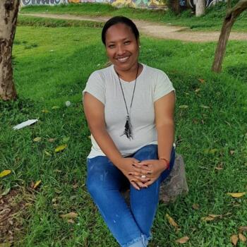 Babysitter in Copacabana: Claudia