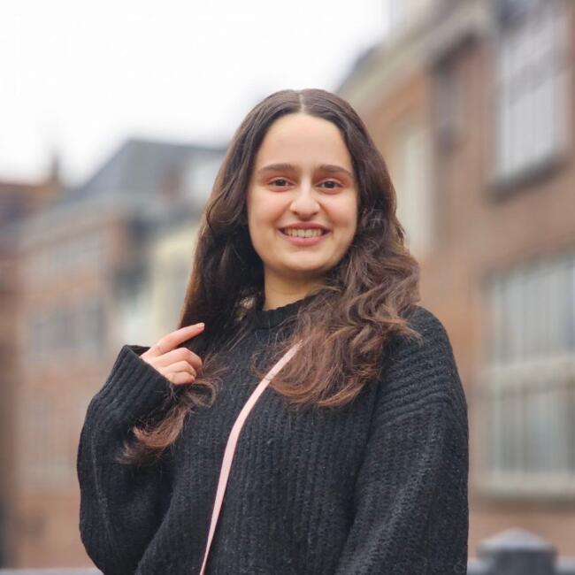 Babysitter in The Hague: Yekta