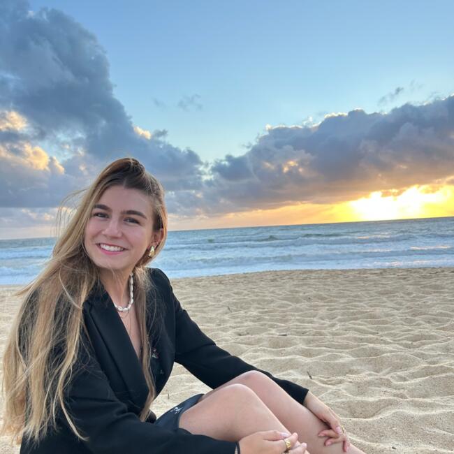 Babysitter in Seignosse: Alexandra America