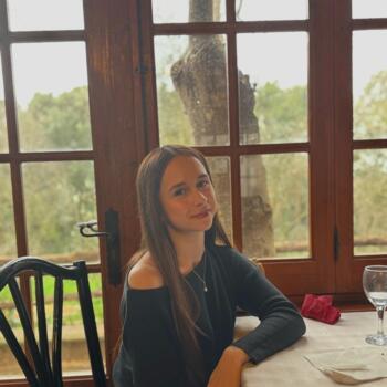 Niñera en Mataró: María