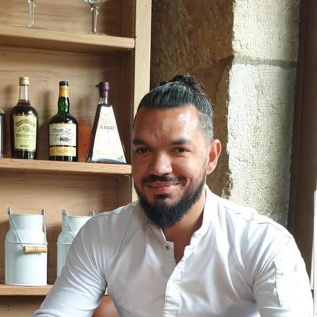 Babysitting job in Ségny: Romain