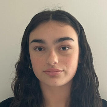 Babysitter in Cannes: Maylis