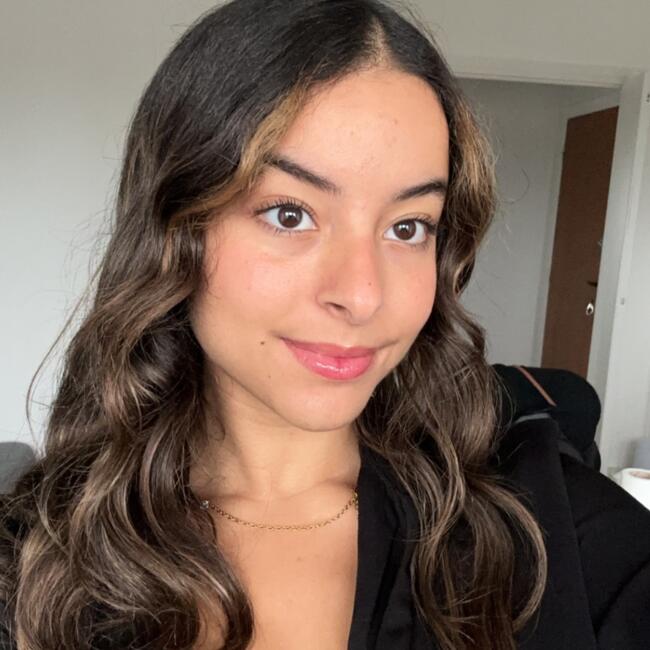 Babysitter in Singapore Island: Inas