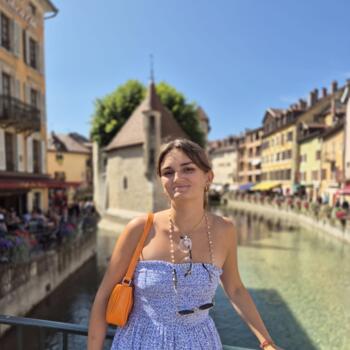 Babysitter in Geneva: Francesca